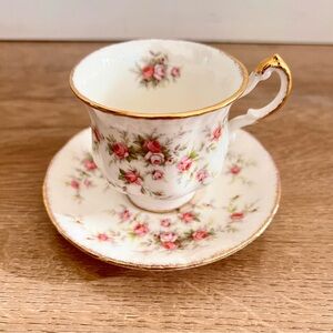 Vintage PARAGON England Bone China Teacup, Saucer - VICTORIANA ROSE, Beautiful